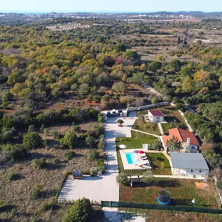 Casa vacanze Three Bedroom With Pool Rovigno