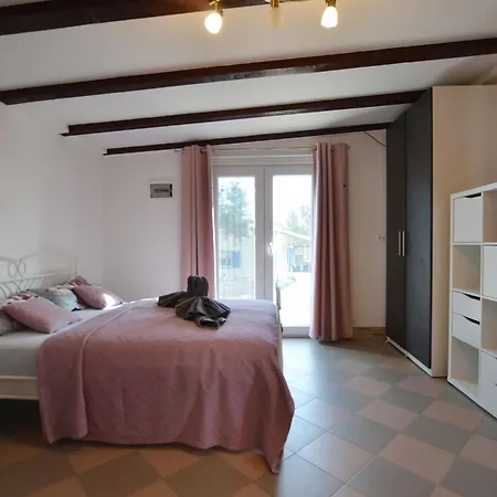 Three Bedroom With Pool Ferienhaus *