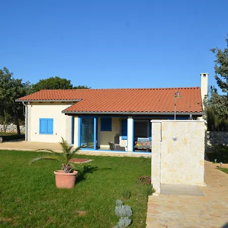 Three Bedroom With Pool Ferienhaus *