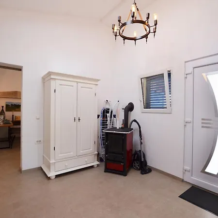 Ferienhaus Three Bedroom With Pool *