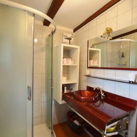 Ferienhaus Three Bedroom With Pool