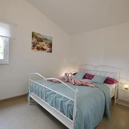 Three Bedroom With Pool Ferienhaus *