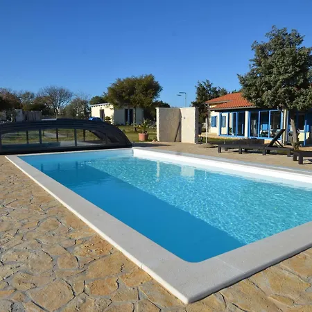 Three Bedroom With Pool