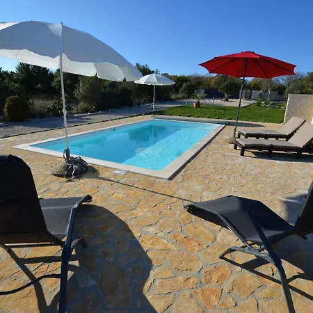 Ferienhaus Three Bedroom With Pool *